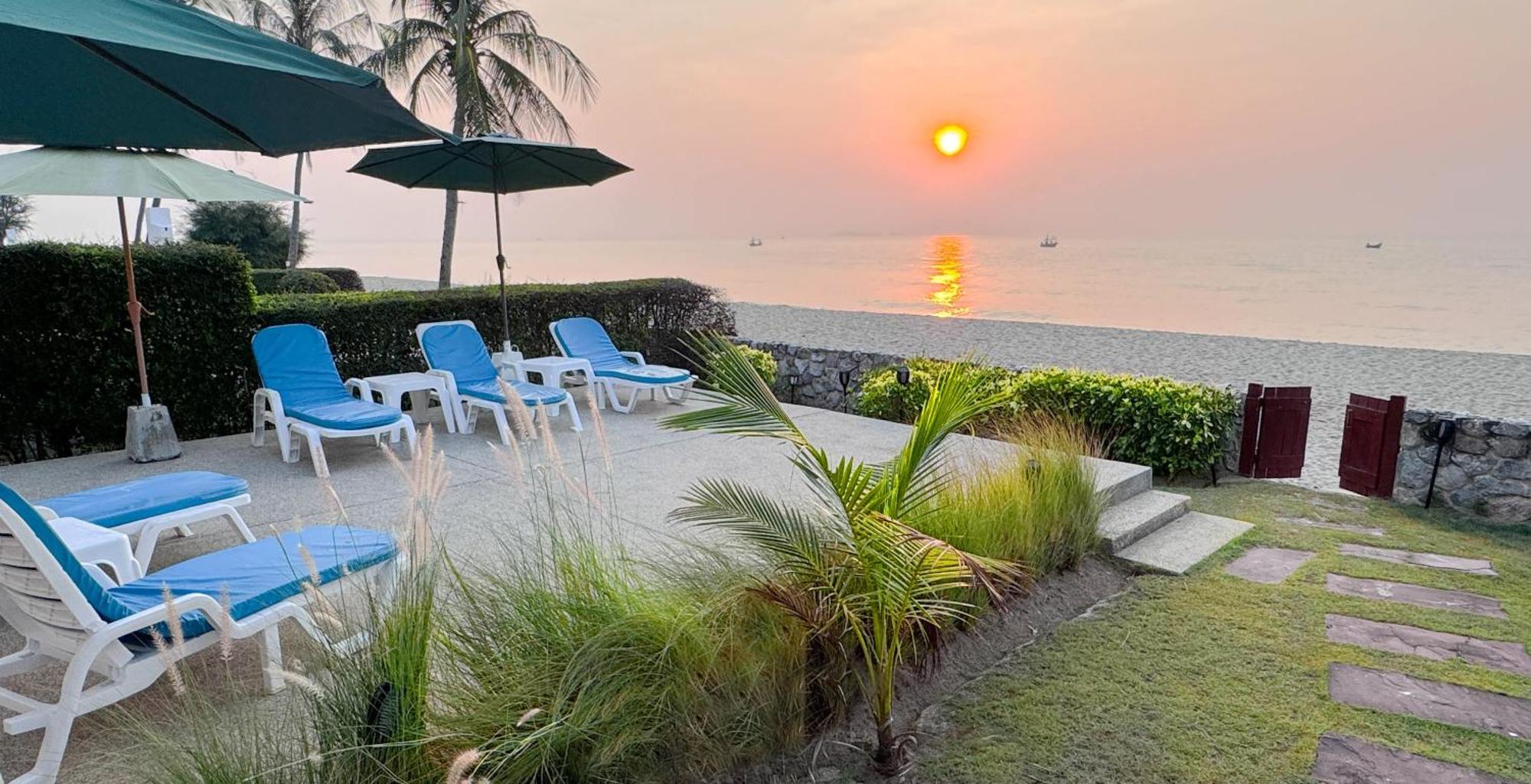 Absolute Beachfront Villa Ban Huai Yang Luaran gambar