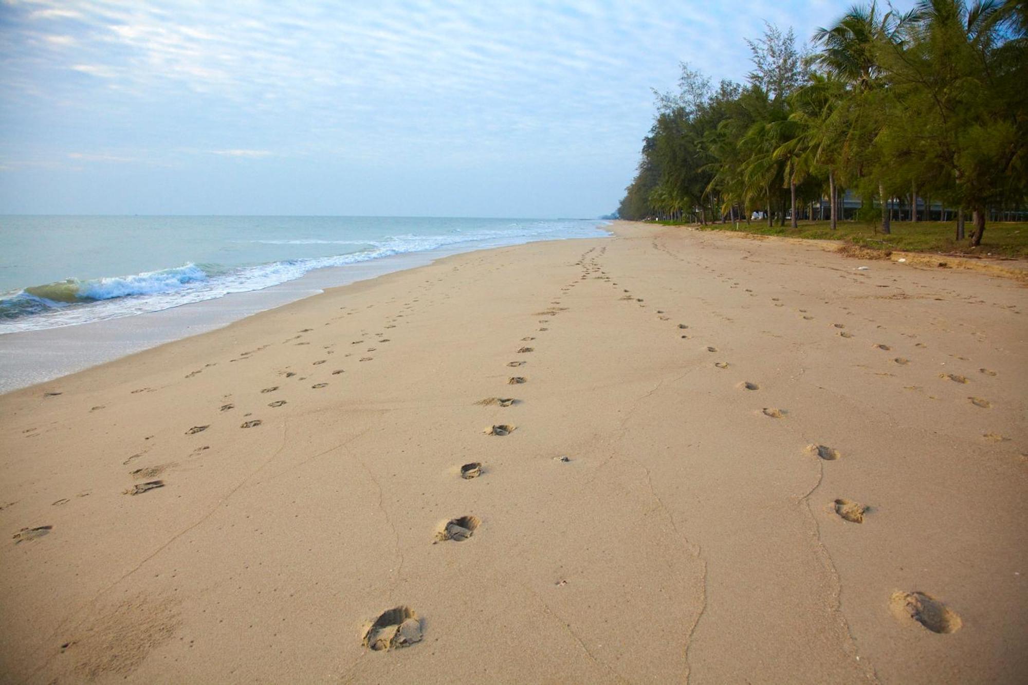 Absolute Beachfront Villa Ban Huai Yang Luaran gambar