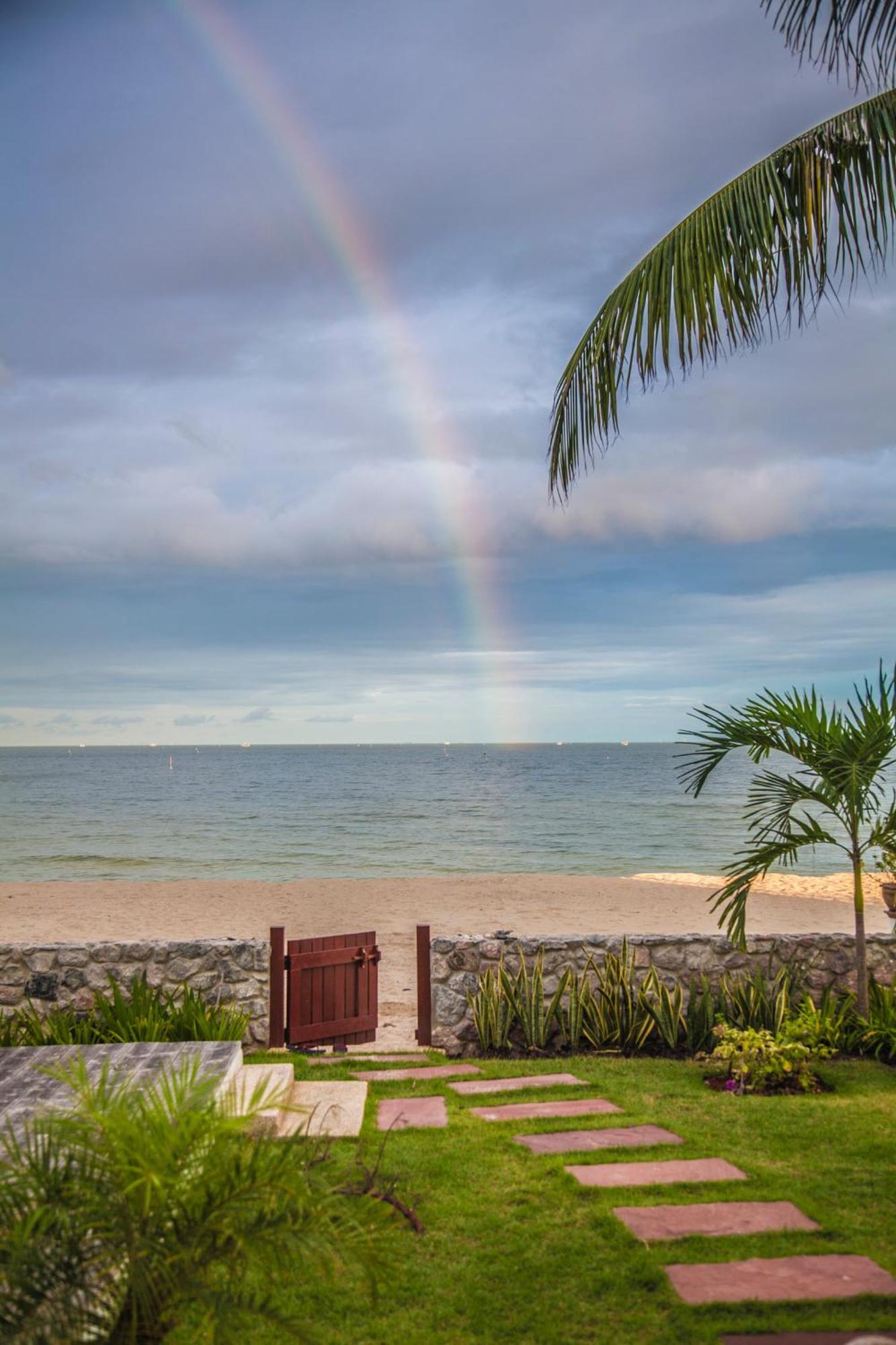 Absolute Beachfront Villa Ban Huai Yang Luaran gambar